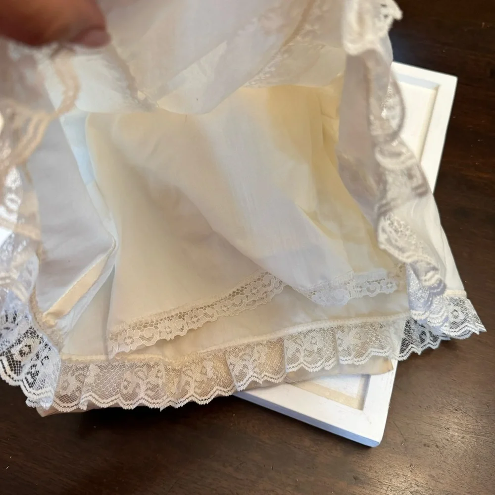 Marie Shay Beautiful Christening Porcelain Doll Full Gown 2 Pillows Vintage - Picture 5 of 16